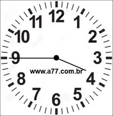 Relógio Marcando 15h45min