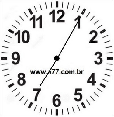 Relógio Marcando 19h05min
