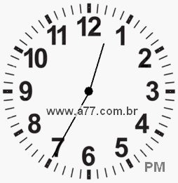 Relógio com Número Arábico Marcando 12h35min