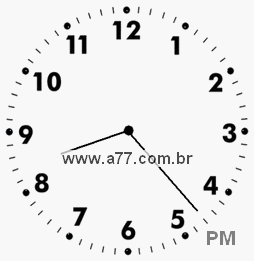 Relógio com Número Arábico Marcando 20h23min